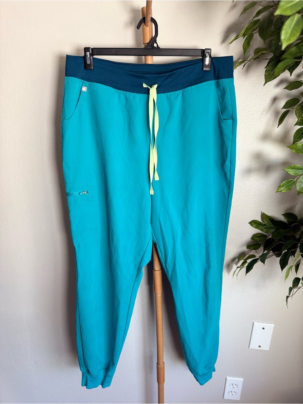 FIGS Blue Jogger’s Pants Tall Women’s Plus Size XXL